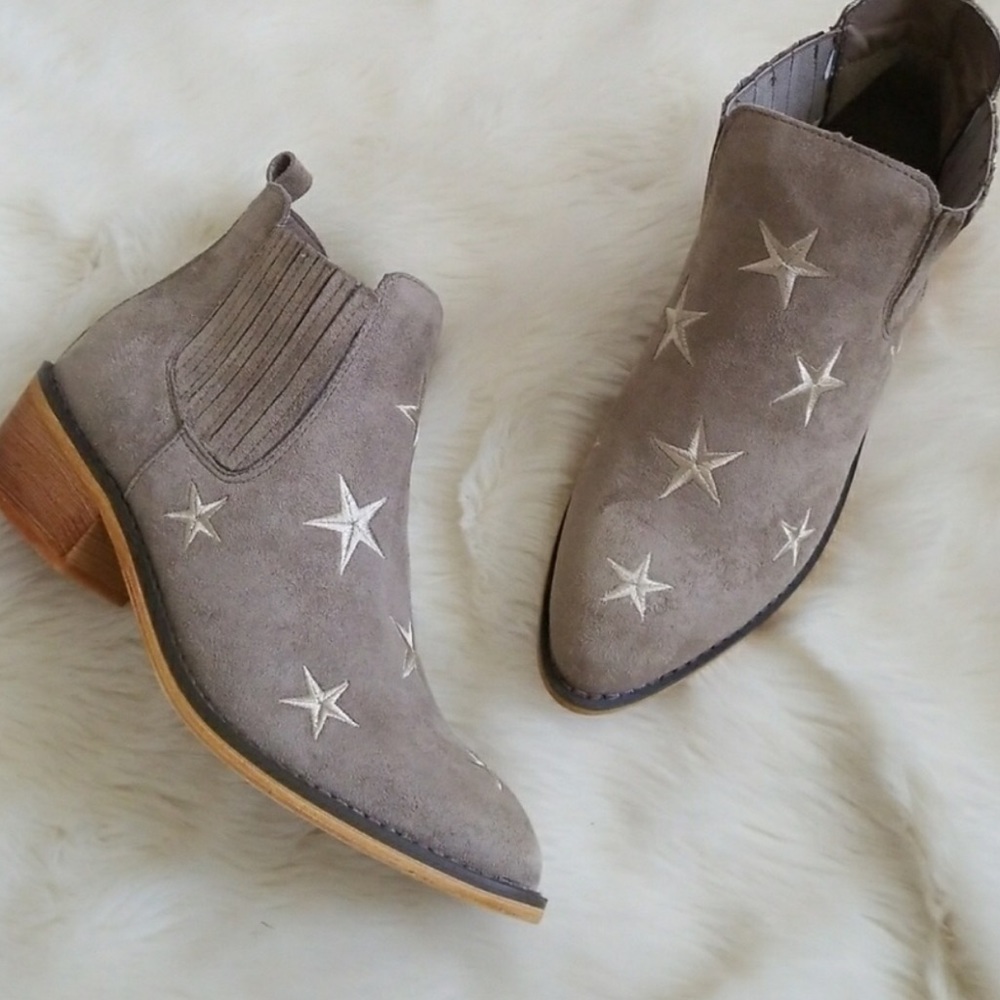 ADORABLE STAR BOOTIES PM EDITOR PICK! ⭐️